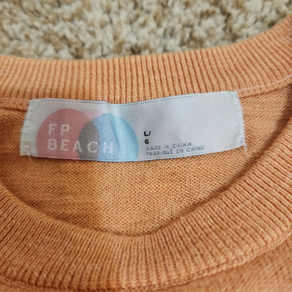 Free People Beach Size L Peach Orange Crew Long Sleeve Cropped Cotton - Picture 2 of 4
